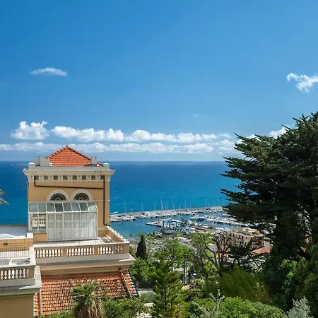 Апартаменты Le Neptune - Vue - Grande Terrasse - Parking Prive Ментона